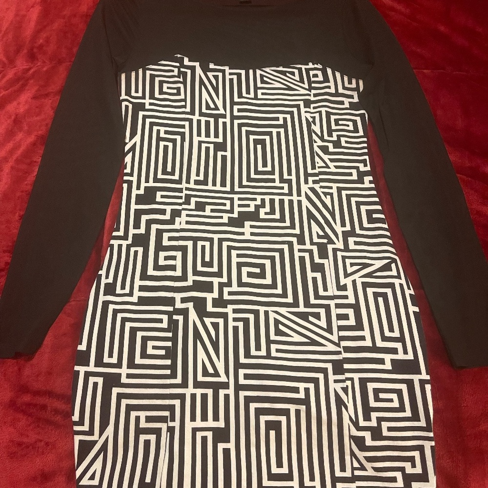 Black & White Geometric Long Sleeve Bodycon Dress